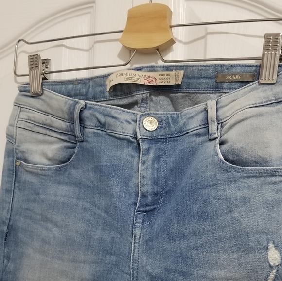 Zara Light Washed Skinny Mid Waisted Premium Denim - Picture 3 of 5